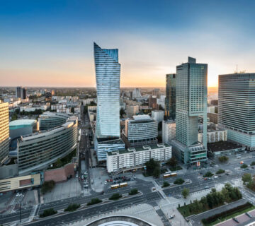 Ile ludzi mieszka w Warszawie